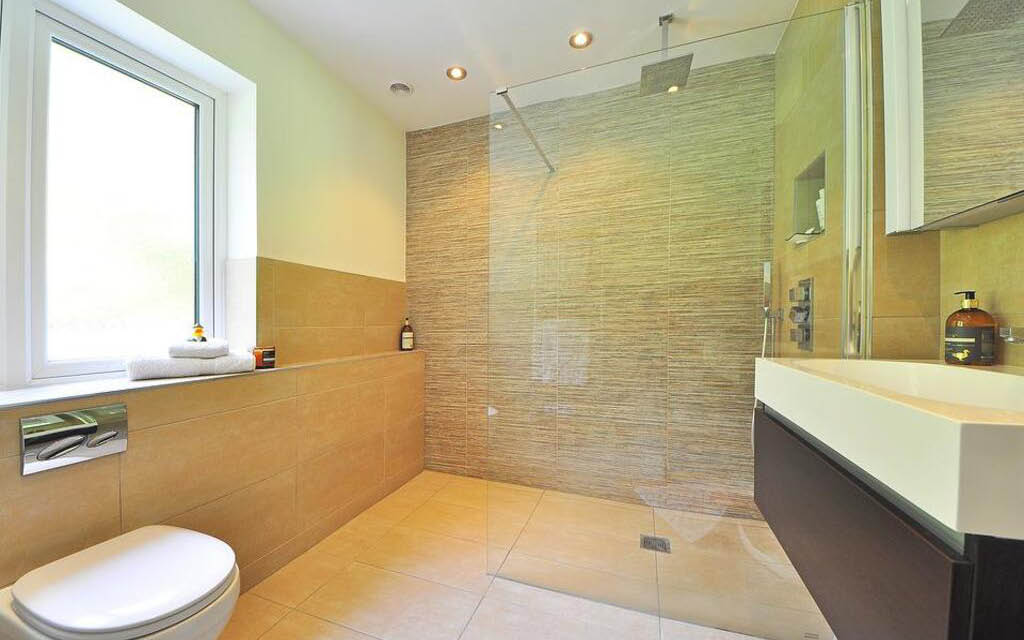 Cuánto cuesta cambiar bañera por ducha con mano de obra