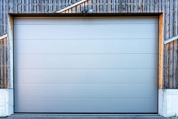 Puertas automáticas para garaje con placas solares